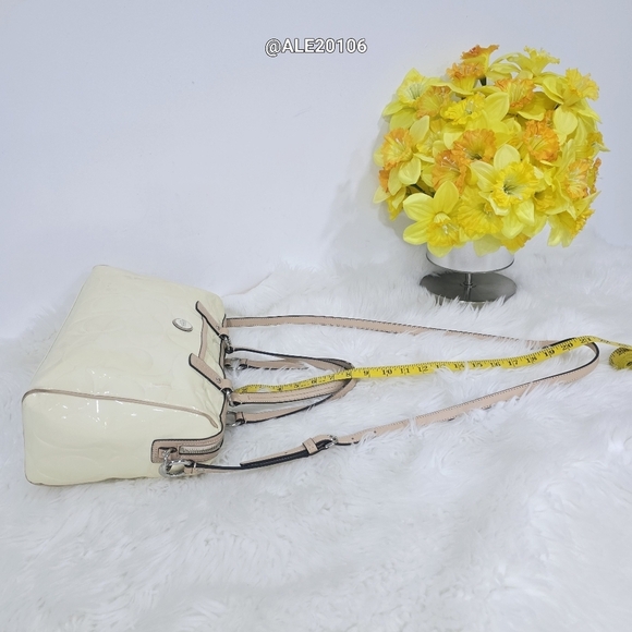Coach Signature Embossed Patent Leather F25189 Elegant Cream Handbag Crossbody - Picture 5 of 17